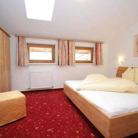 Charming Apartment In Uderns With Balcony Екстериор снимка