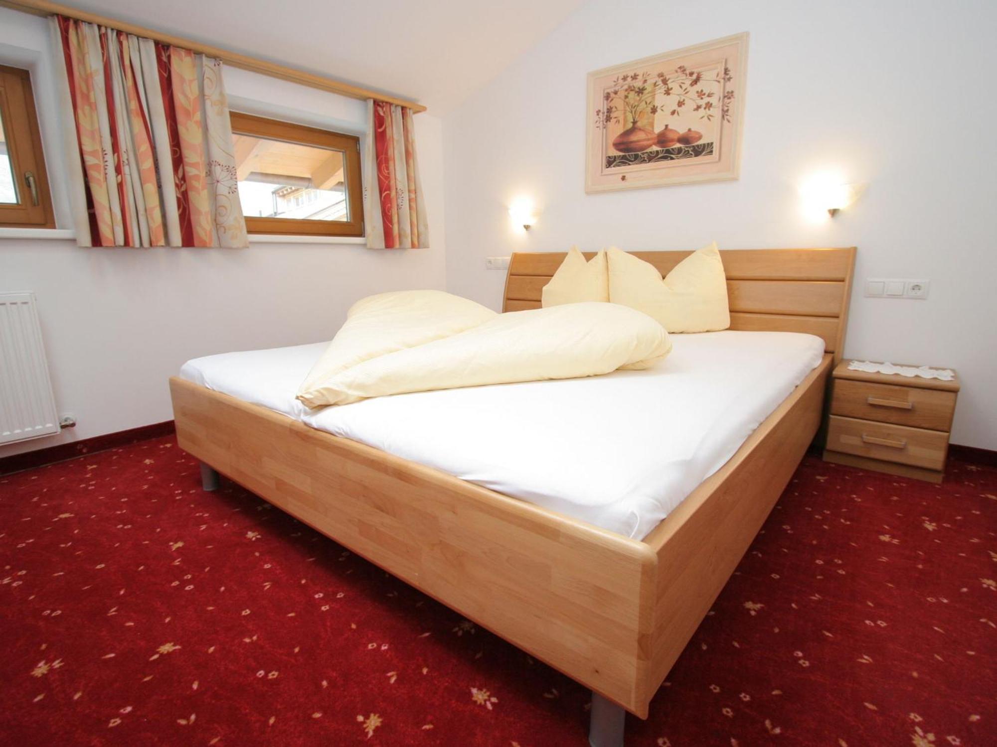Charming Apartment In Uderns With Balcony Екстериор снимка