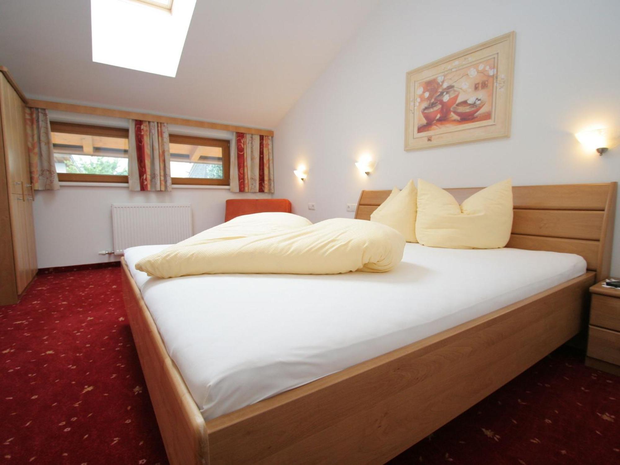 Charming Apartment In Uderns With Balcony Екстериор снимка