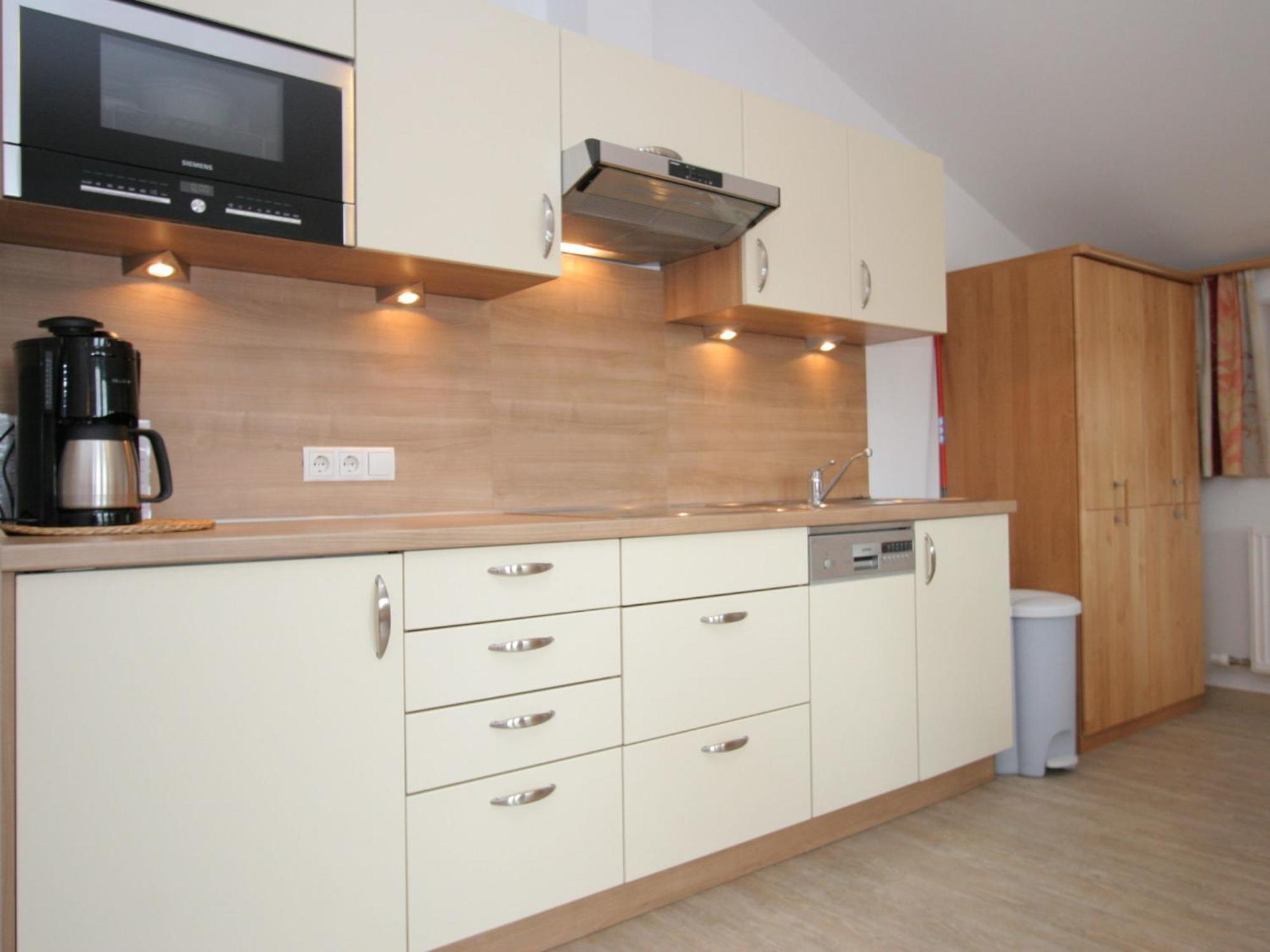 Charming Apartment In Uderns With Balcony Екстериор снимка